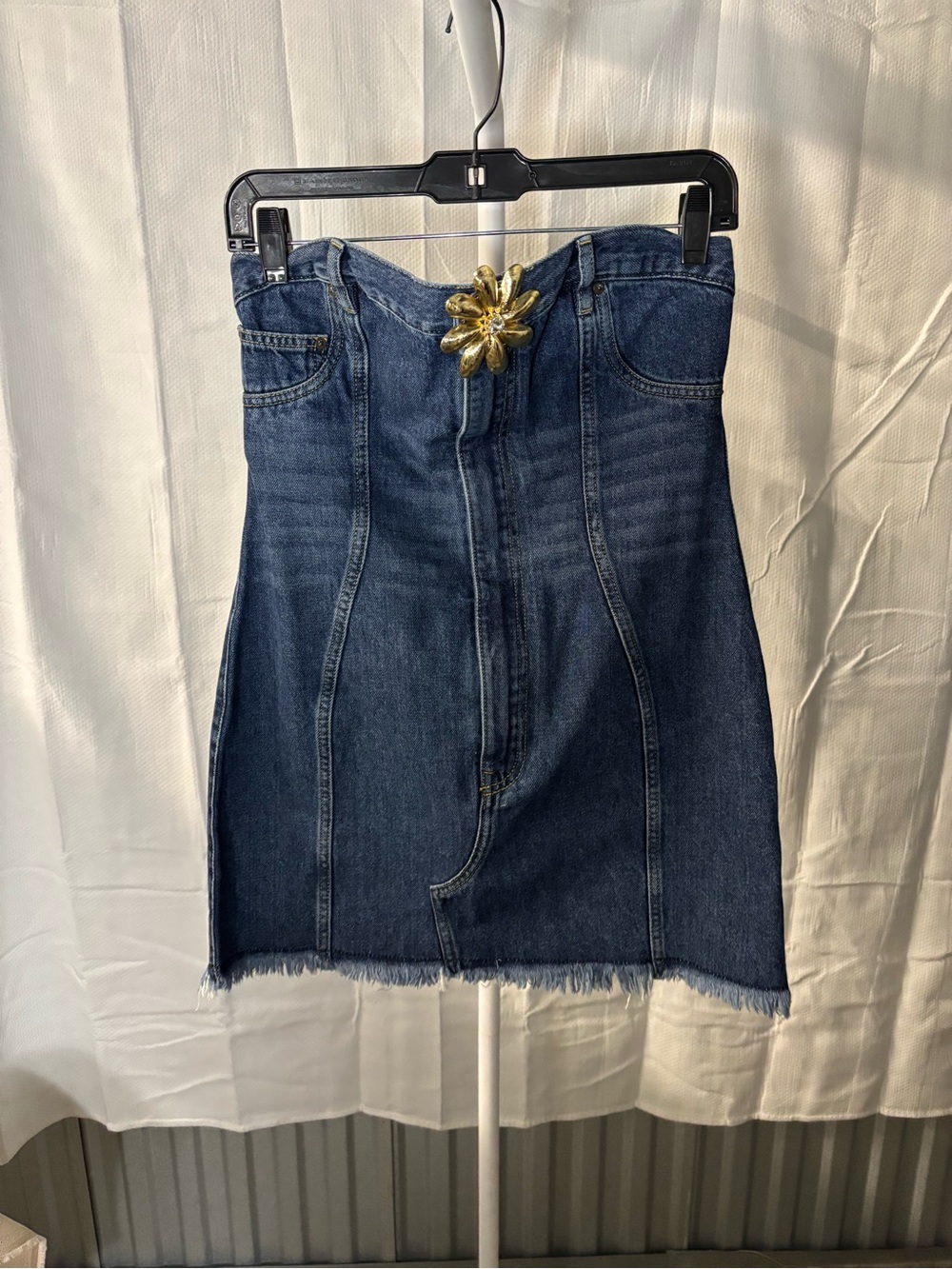 AREA Strapless Denim Mini Dress with Crystal Flower, Size 6 - Picture 3 of 6